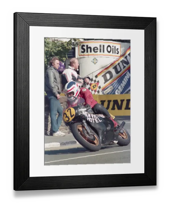Framed Print : Russ Evans (Yamaha) 1987 Senior Manx Grand Prix Framed Print : Russ Evans (Yamaha) 1987 Senior Manx Grand Prix
