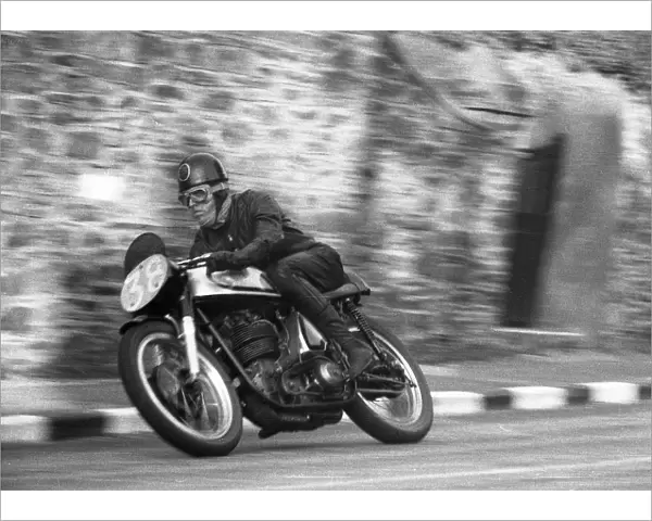 Edward Whiteside (Norton) 1959 Junior Manx Grand Prix