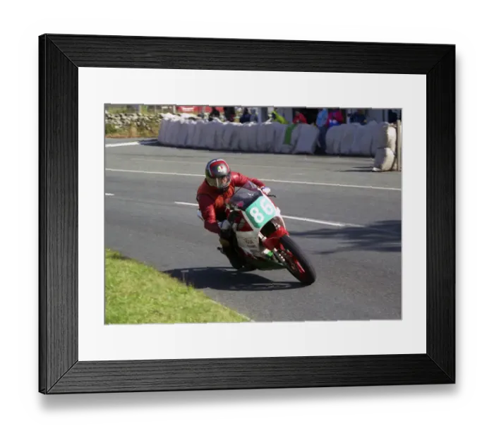 Framed Print : Dafydd Owen (Yamaha) 1990 Lightweight Manx Grand Prix Framed Print : Dafydd Owen (Yamaha) 1990 Lightweight Manx Grand Prix