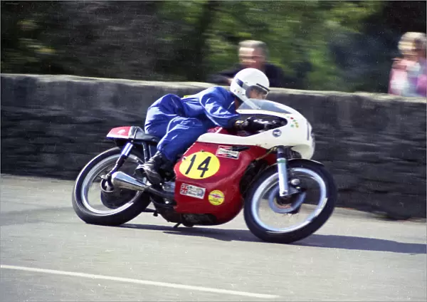 Jonathan Parkes (Matchless) 1974 Senior Manx Grand Prix