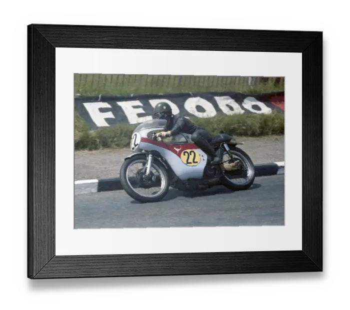 Framed Print : Kel Carruthers (Norton) 1967 Senior TT Framed Print : Kel Carruthers (Norton) 1967 Senior TT