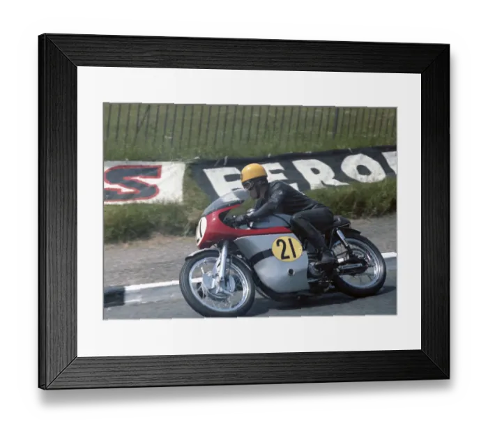 Framed Print : Joe Dunphy (Norton) 1967 Senior TT Framed Print : Joe Dunphy (Norton) 1967 Senior TT