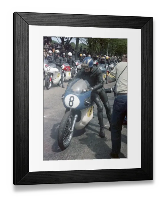 Framed Print : Peter Wiliams (Matchless) 1967 Senior TT