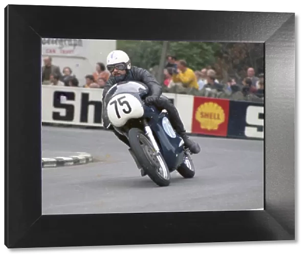 Brian Brown (Norton) 1968 Junior Manx Grand Prix