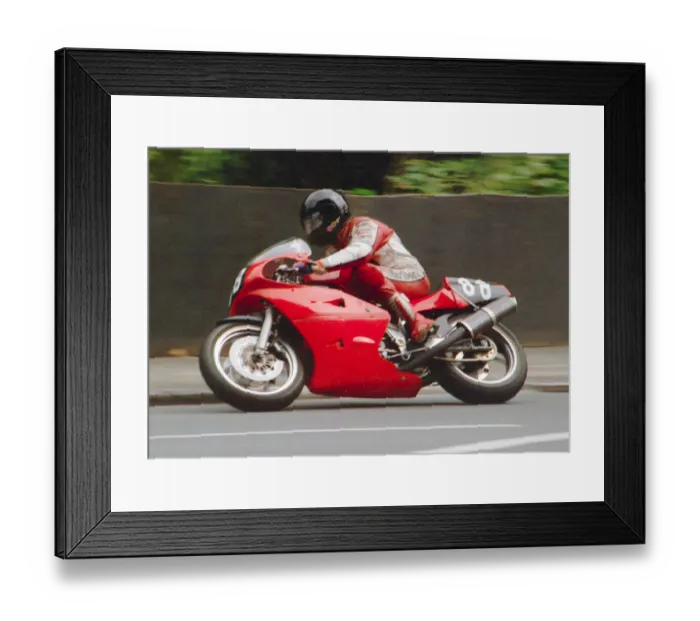 Framed Print : Geoff Sawyer (Yamaha) 1999 Singles TT Framed Print : Geoff Sawyer (Yamaha) 1999 Singles TT