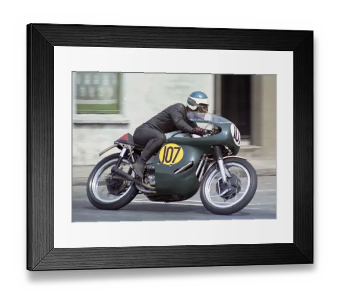 Framed Print : Roy Simmons (Norton) 1969 Senior TT Framed Print : Roy Simmons (Norton) 1969 Senior TT