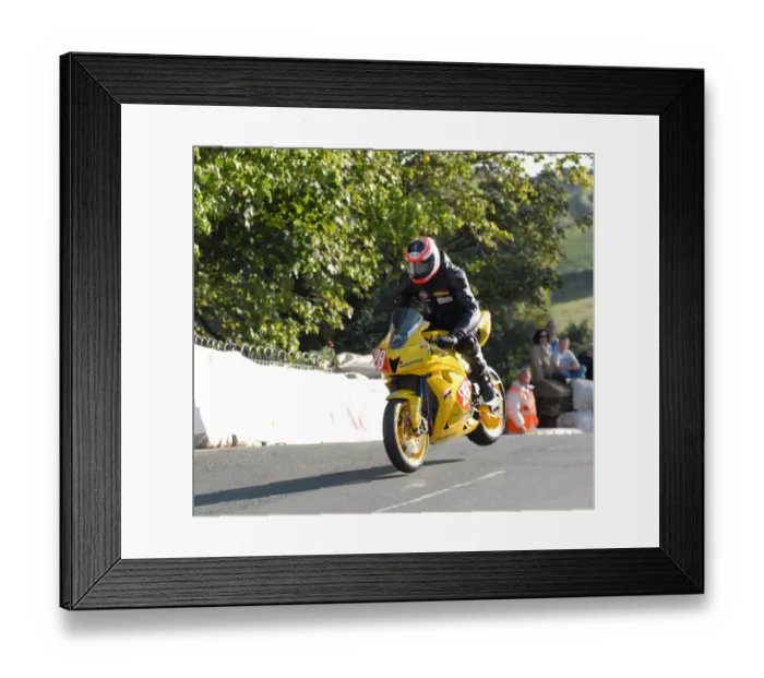 Framed Print : Walo Bertschinger (Honda) 2011 Newcomers Manx Grand Prix Framed Print : Walo Bertschinger (Honda) 2011 Newcomers Manx Grand Prix