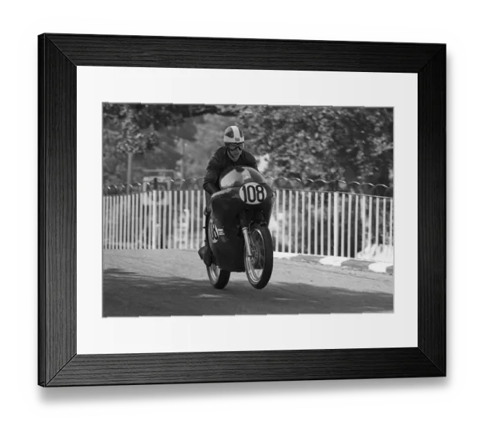 Framed Print : Ken Huggett (Kettle Norton) 1971 Senior Manx Grand Prix Framed Print : Ken Huggett (Kettle Norton) 1971 Senior Manx Grand Prix