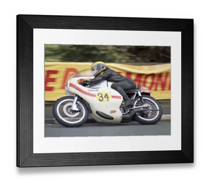 Framed Print : Brian Peters (Vincent Suzuki) 1974 Senior Manx Grand Prix Framed Print : Brian Peters (Vincent Suzuki) 1974 Senior Manx Grand Prix
