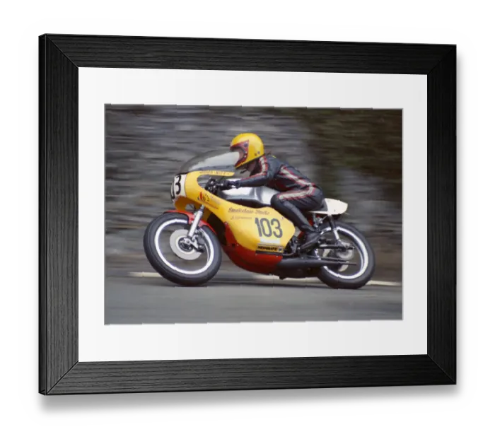 Framed Print : Roger Nott (Maxton Yamaha) 1974 Senior Manx Grand Prix
