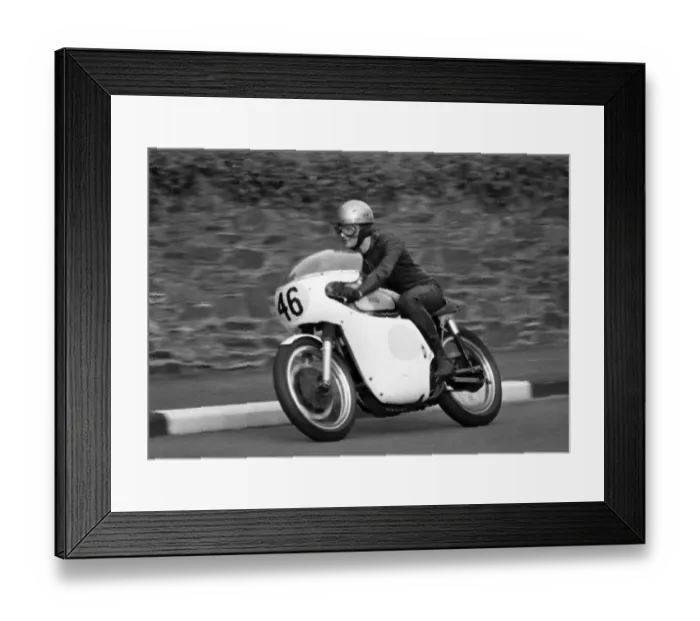 Framed Print : George Cant (Norton) 1971 Senior Manx Grand Prix Framed Print : George Cant (Norton) 1971 Senior Manx Grand Prix