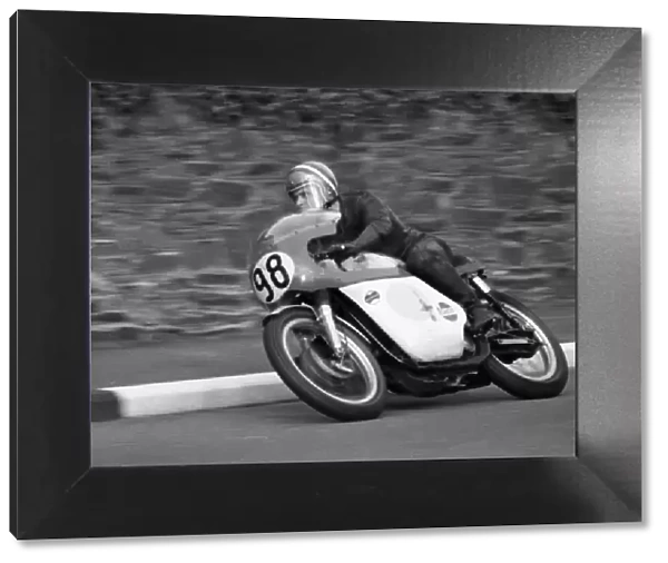 Tom Newall (Norton) 1971 Senior Manx Grand Prix
