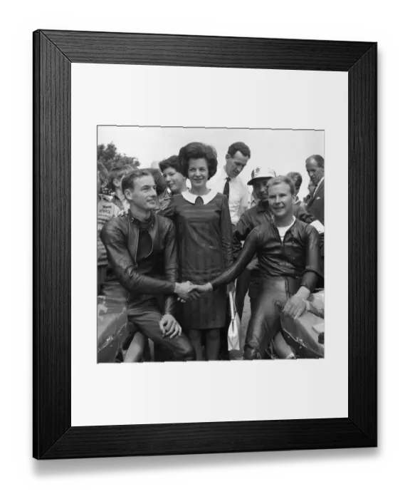 Framed Print : Stuart Graham & Hans Georg Anscheidt (Suzuki) 1967 50cc TT Framed Print : Stuart Graham & Hans Georg Anscheidt (Suzuki) 1967 50cc TT