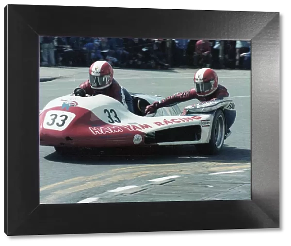 Steve Abbott & Shaun Smith (Ham-Yam) 1981 Sidecar TT