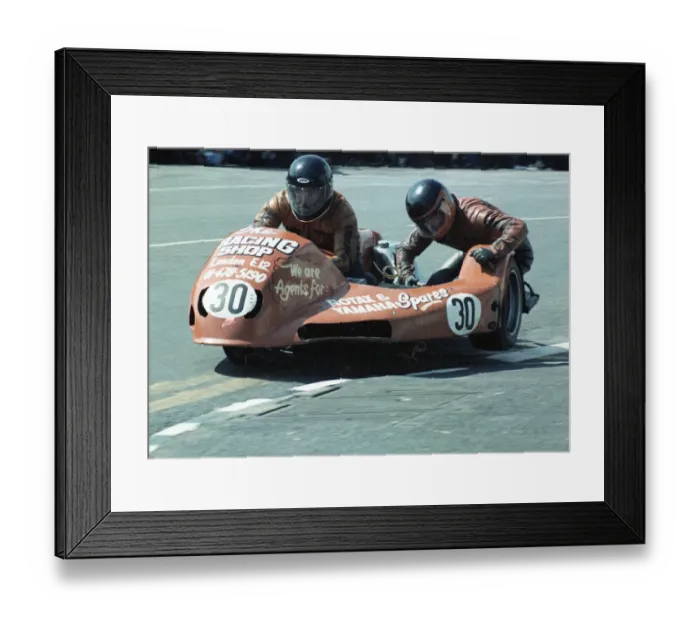 Framed Print : Brian Offen & Ian Watson (Yamaha) 1981 Sidecar TT Framed Print : Brian Offen & Ian Watson (Yamaha) 1981 Sidecar TT
