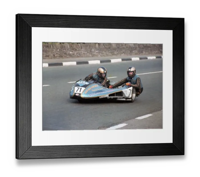 Framed Print : Jack Muldoon & Alistair Green (Yamaha) 1982 Sidecar TT Framed Print : Jack Muldoon & Alistair Green (Yamaha) 1982 Sidecar TT