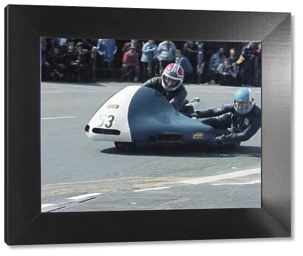 Artie Oates & Peter Cain (Inglewood Kawasaki) 1981 Sidecar TT