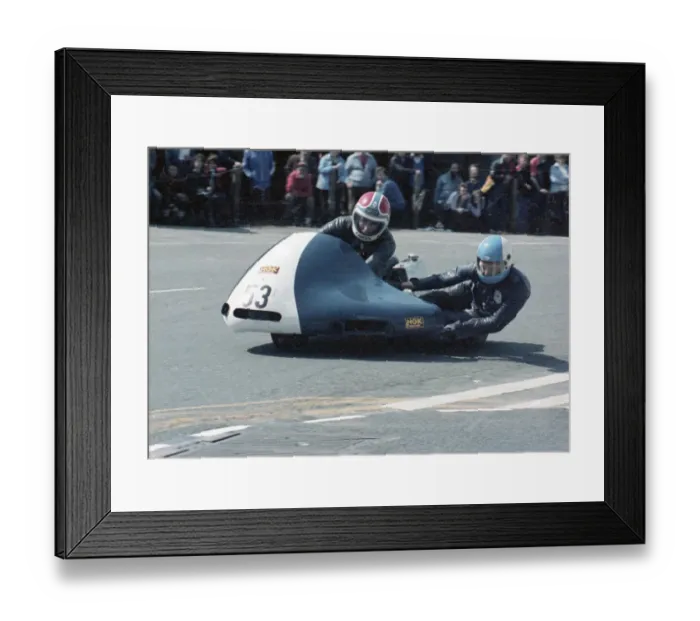 Framed Print : Artie Oates & Peter Cain (Inglewood Kawasaki) 1981 Sidecar TT Framed Print : Artie Oates & Peter Cain (Inglewood Kawasaki) 1981 Sidecar TT