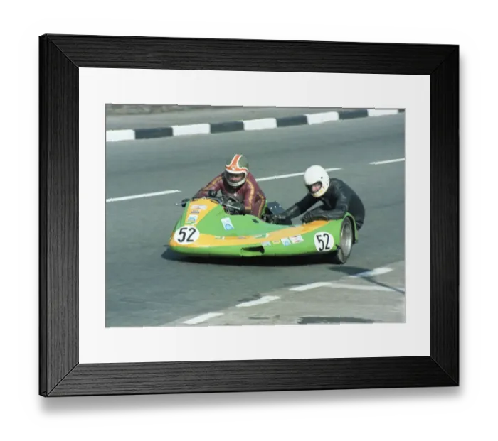 Framed Print : Ron Coxon & Jeff Nixon (Kawasaki) 1981 Sidecar TT Framed Print : Ron Coxon & Jeff Nixon (Kawasaki) 1981 Sidecar TT