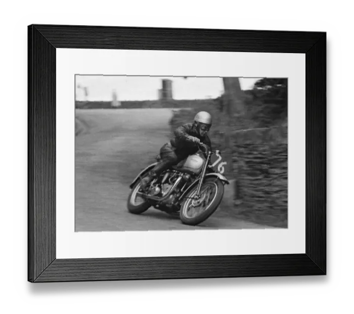 Framed Print : Bill McVeigh (Triumph) 1948 Senior Clubman TT Framed Print : Bill McVeigh (Triumph) 1948 Senior Clubman TT