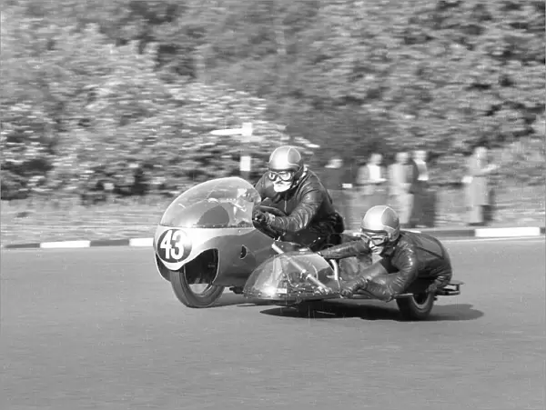 Arnold Digby & J B Jackson (Triumph) 1965 Sidecar TT
