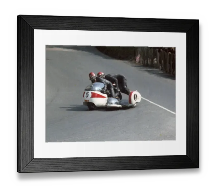 Framed Print : Terry Vinicombe & John Flaxman (Kirby BSA) 1967 Sidecar TT Framed Print : Terry Vinicombe & John Flaxman (Kirby BSA) 1967 Sidecar TT