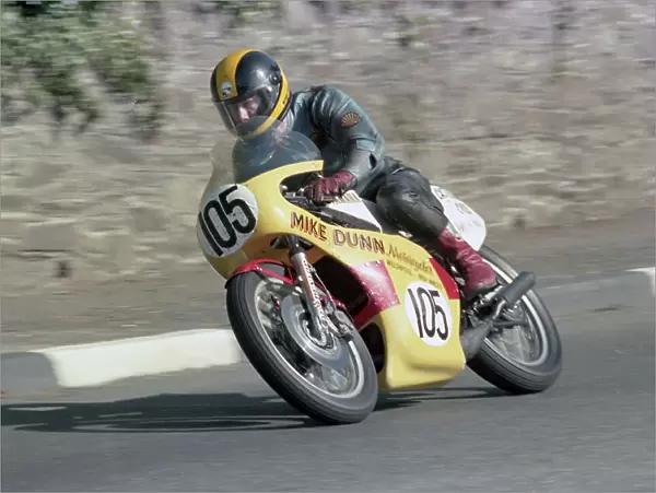Mike Dunn (Yamaha) 1982 Senior Manx Grand Prix