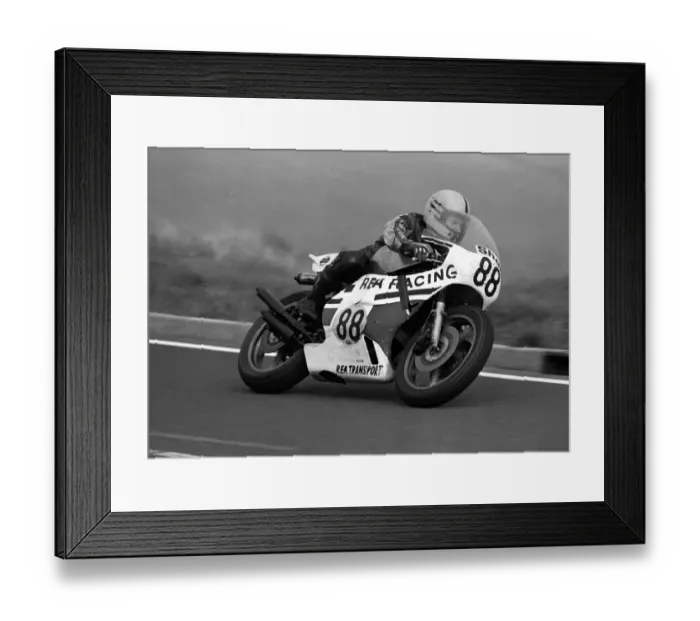 Framed Print : Jim Dunlop (Rea Yamaha) 1981 Senior Manx Grand Prix Framed Print : Jim Dunlop (Rea Yamaha) 1981 Senior Manx Grand Prix