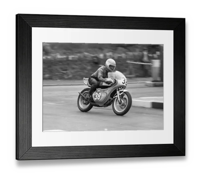 Framed Print : Nick Smith (Yamaha) 1981 Newcomers Manx Grand Prix Framed Print : Nick Smith (Yamaha) 1981 Newcomers Manx Grand Prix