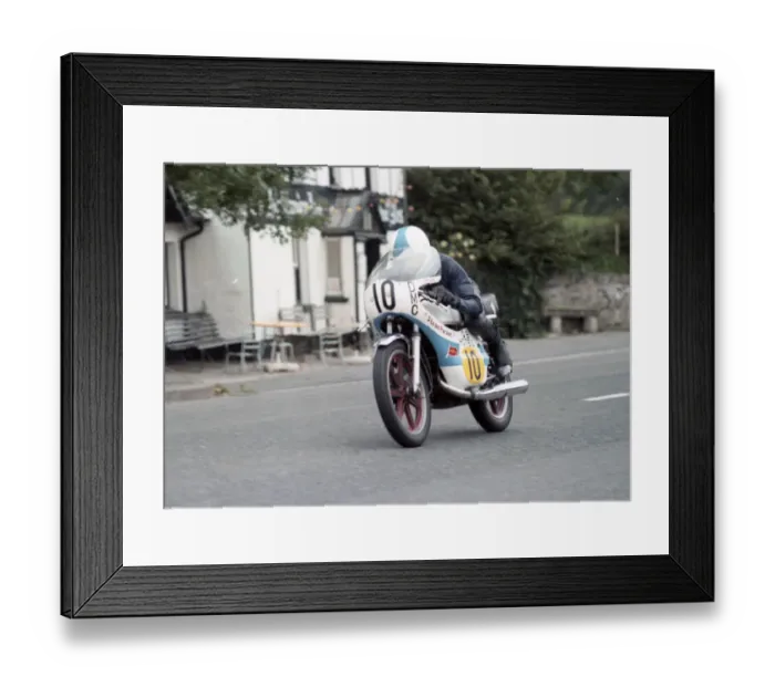 Framed Print : Peter Cain (Yamaha) 1980 Senior Manx Grand Prix Framed Print : Peter Cain (Yamaha) 1980 Senior Manx Grand Prix