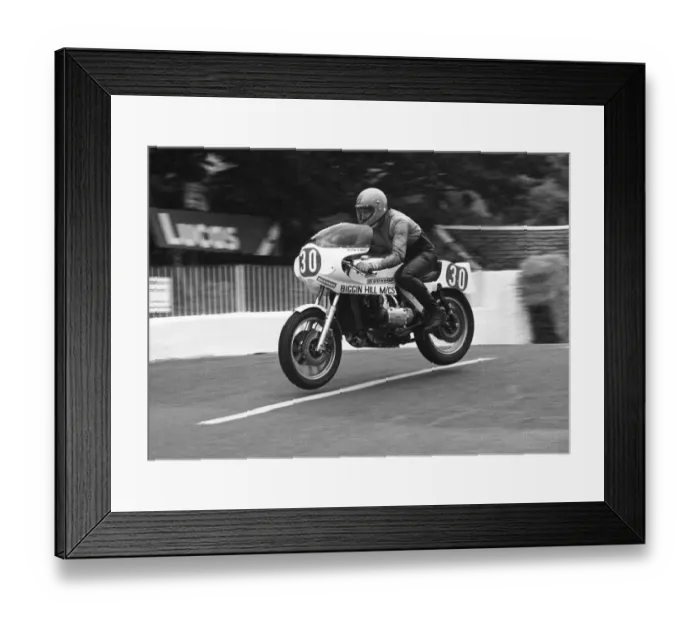 Framed Print : Hugh Evans (Dresda Honda) 1977 Formula One TT practice Framed Print : Hugh Evans (Dresda Honda) 1977 Formula One TT practice