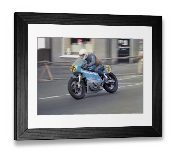 Framed Print : Steve Linsdell (Kawasaki) 1984 Senior Manx Grand Prix Framed Print : Steve Linsdell (Kawasaki) 1984 Senior Manx Grand Prix