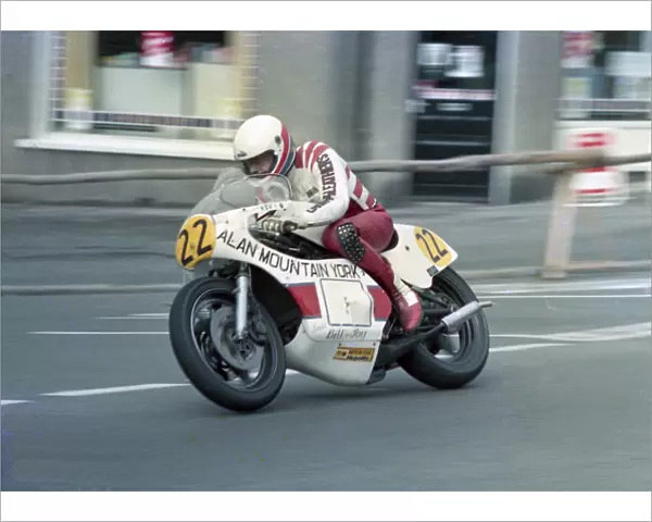 Kevin Pearson (Yamaha) 1984 Senior Manx Grand Prix