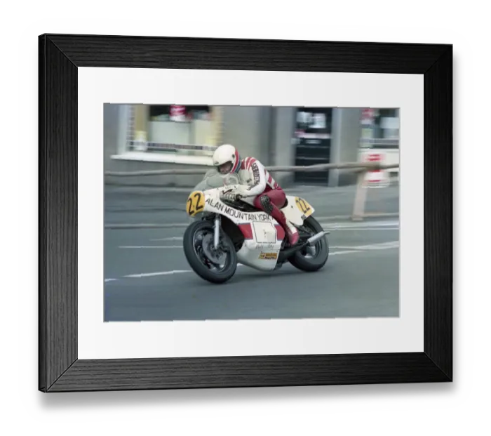 Framed Print : Kevin Pearson (Yamaha) 1984 Senior Manx Grand Prix Framed Print : Kevin Pearson (Yamaha) 1984 Senior Manx Grand Prix