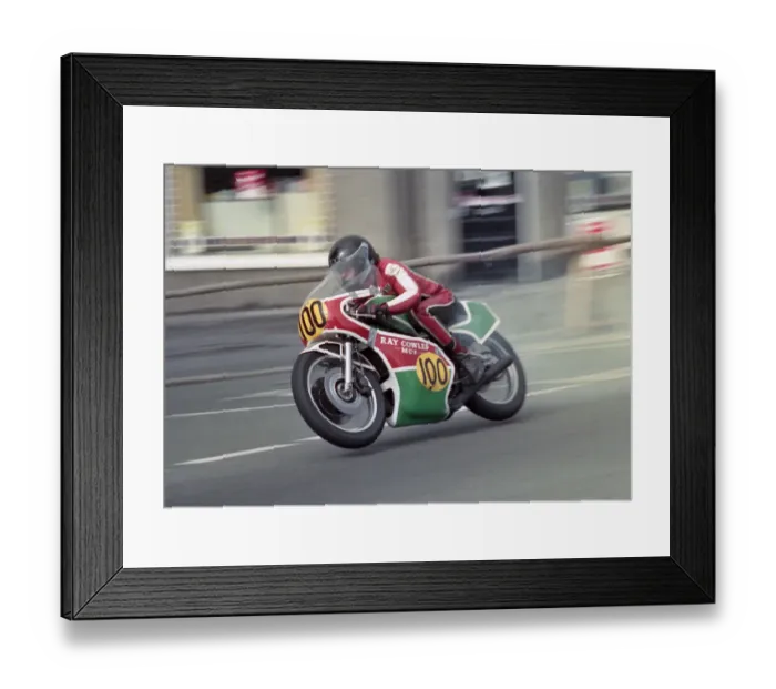 Framed Print : Steve Hislop (Yamaha) 1984 Senior Manx Grand Prix Framed Print : Steve Hislop (Yamaha) 1984 Senior Manx Grand Prix