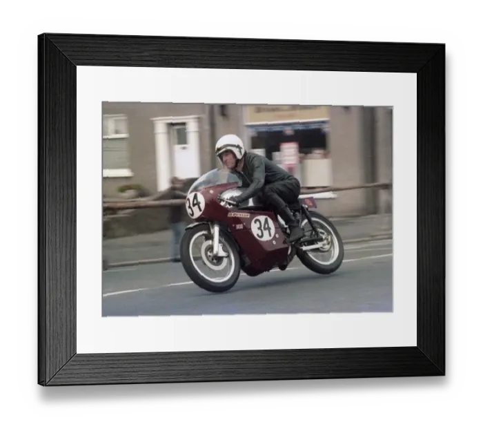 Framed Print : Bob Hirst (Seeley) 1983 Senior Classic Manx Grand Prix