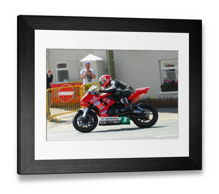 Framed Print : Michael Rutter (Kawasaki) 2013 Lightweight TT Framed Print : Michael Rutter (Kawasaki) 2013 Lightweight TT