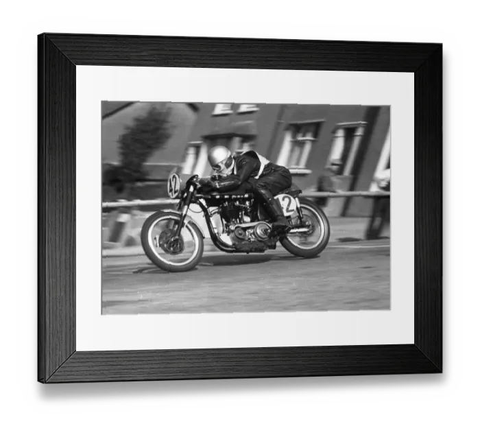 Framed Print : Brian Hunter (FBS) 1958 Senior Manx Grand Prix Framed Print : Brian Hunter (FBS) 1958 Senior Manx Grand Prix