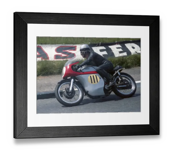 Framed Print : Dave Brown (Norton) 1967 Senior TT Framed Print : Dave Brown (Norton) 1967 Senior TT