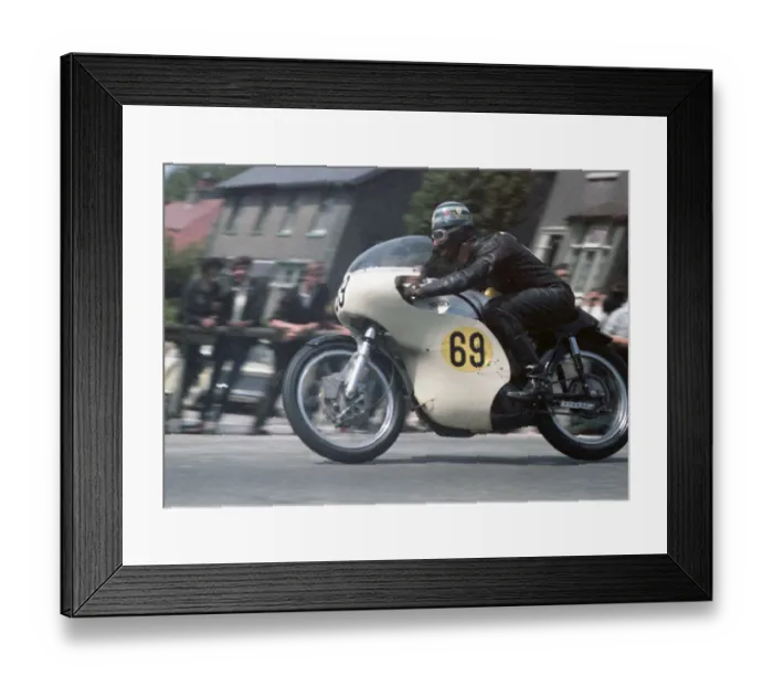 Framed Print : Albert Moule (Norton) 1967 Senior TT Framed Print : Albert Moule (Norton) 1967 Senior TT