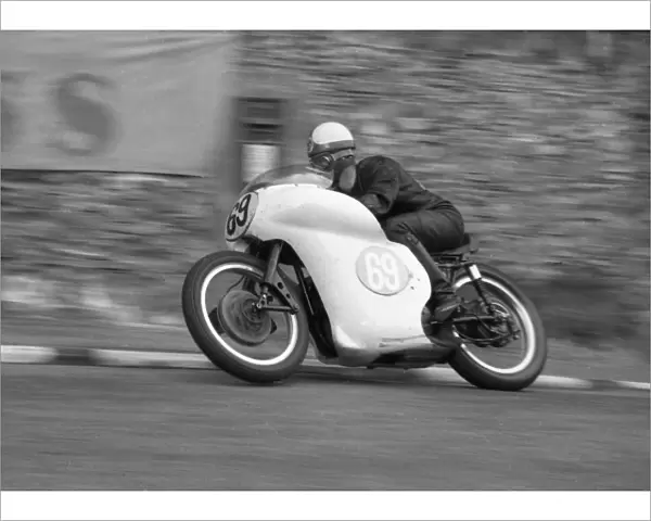 Dennis Craine (Norton) 1963 Junior Manx Grand Prix