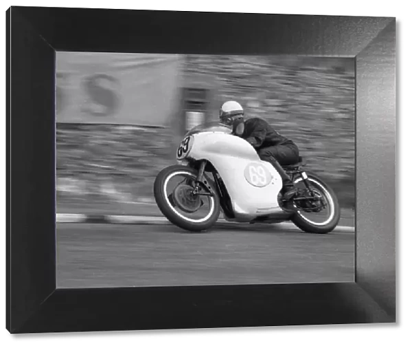 Dennis Craine (Norton) 1963 Junior Manx Grand Prix