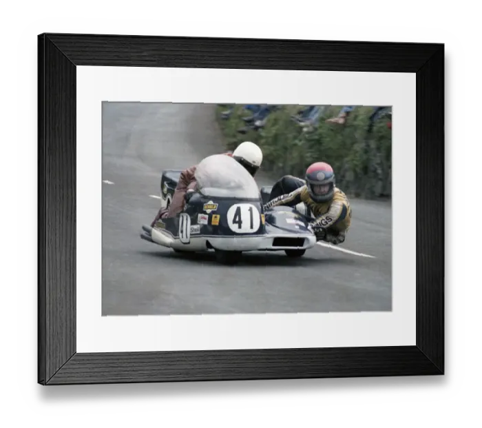 Framed Print : Mick Potter & Graham Twitchings (Yamaha) 1978 Sidecar TT Framed Print : Mick Potter & Graham Twitchings (Yamaha) 1978 Sidecar TT
