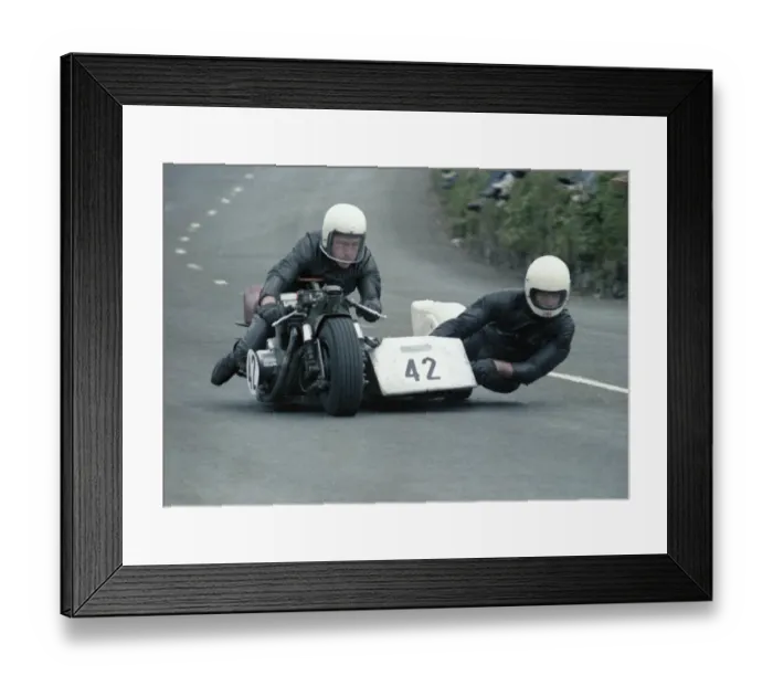 Framed Print : Robert Philpott & Michael Buxton (Laverda) 1978 Sidecar Framed Print : Robert Philpott & Michael Buxton (Laverda) 1978 Sidecar