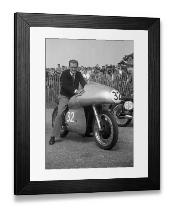 Framed Print : Ray Amm (Norton) 1954 Junior TT Framed Print : Ray Amm (Norton) 1954 Junior TT
