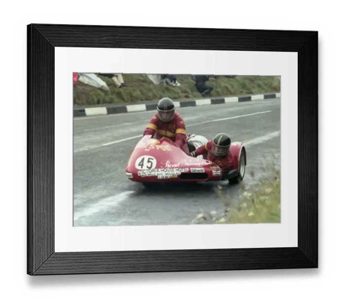 Framed Print : Bill Regan & John Strange (Yamaha) 1978 Sidecar TT Framed Print : Bill Regan & John Strange (Yamaha) 1978 Sidecar TT