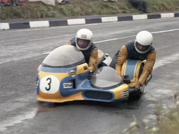 Graham Milton & John Brushwood (British Magnum) 1978 Sidecar TT