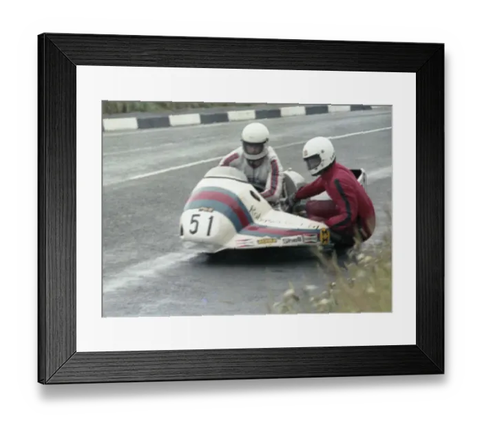 Framed Print : Dave Houghton & Ashley Wooller (Roboserve Yamaha) 1978 Sidecar TT Framed Print : Dave Houghton & Ashley Wooller (Roboserve Yamaha) 1978 Sidecar TT