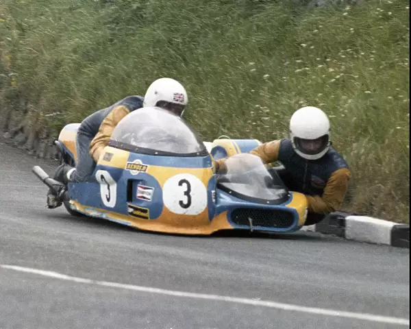 Graham Milton & John Brushwood (British Magnum) 1978 Sidecar TT