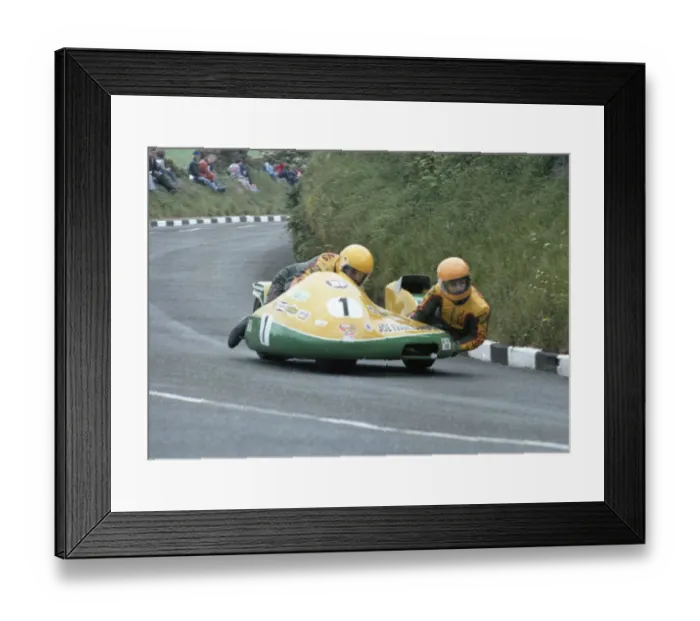 Framed Print : Bill Hodgkins & John Parkins (Joe Francis Yamaha) 1978 Sidecar TT Framed Print : Bill Hodgkins & John Parkins (Joe Francis Yamaha) 1978 Sidecar TT